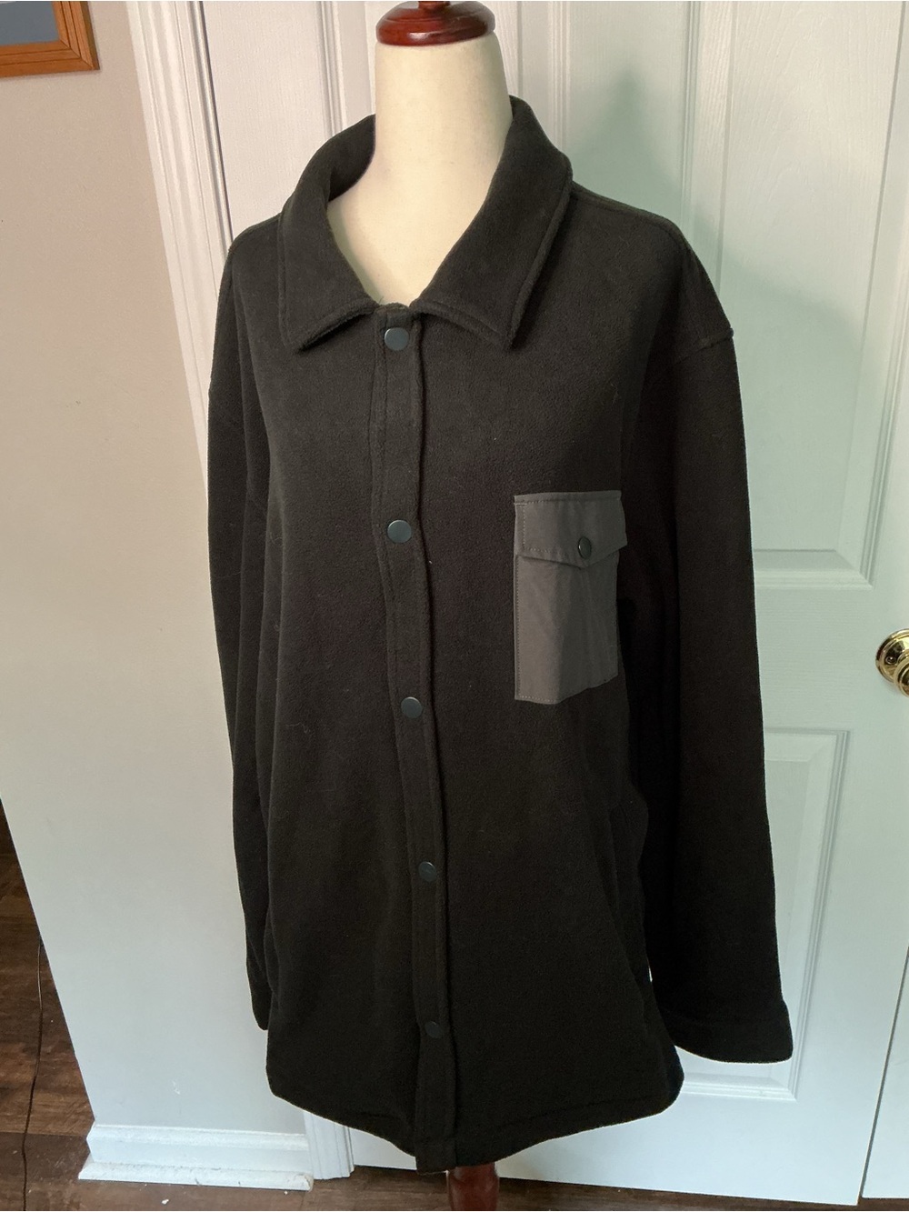 Men's Black Pea Coat with Contrast Chest Pocket - Classic Snap Front - Picture 8 of 9